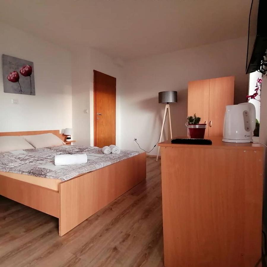 Villa Pegasus Pestani Ohrid Esterno foto